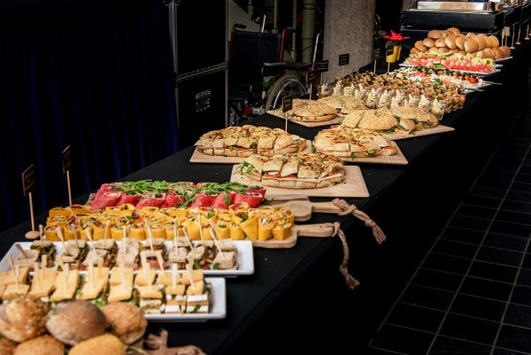 Ontbijt catering op tafel uitgestald in Doetinchem