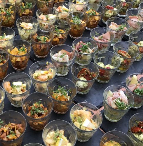 kleine hapjes als menu bruiloftcatering